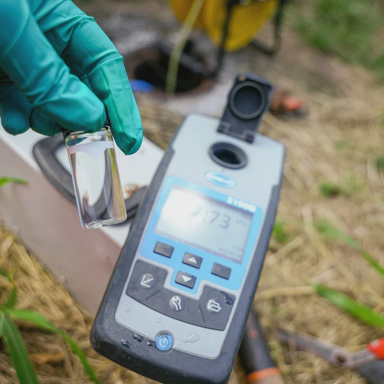 przyrząd do&nbsp;badania jakości wody