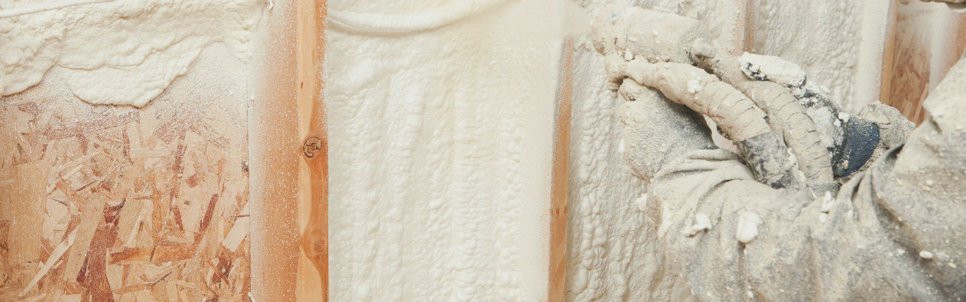 ocieplanie dachu pianą PUR